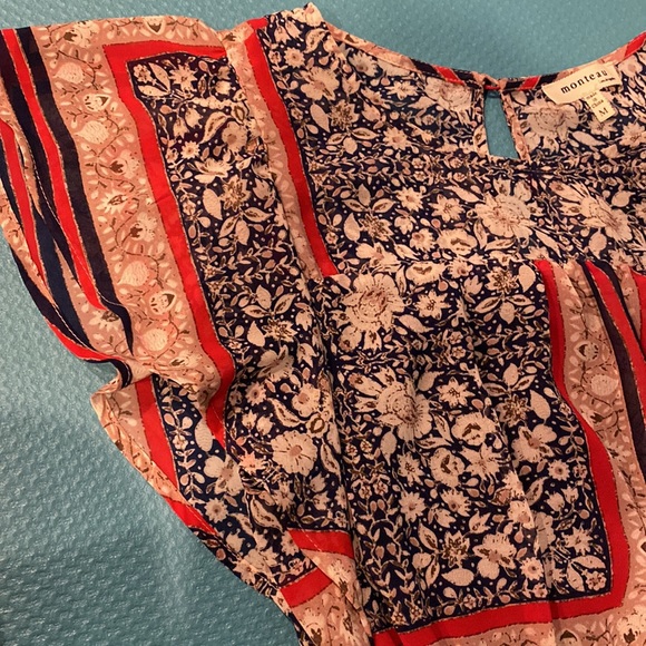 Flutter sleeve Monteau Size Medium - Picture 2 of 4